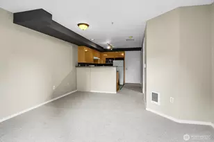 425 Vine St, Seattle, WA 98121 - Photo 22