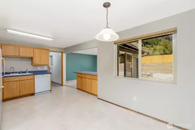 1809 W 10th Street, Port Angeles, WA 98363 - Photo 12