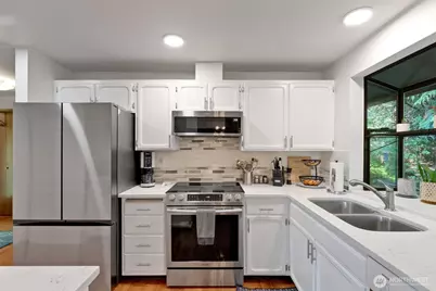 24830 12th Avenue S, Des Moines, WA 98198 - Photo 10