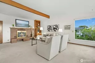 1909 89th Pl NE, Clyde Hill, WA 98004 - Photo 12