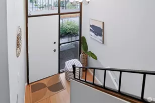 10403 NE 115th Pl, Kirkland, WA 98033 - Photo 2