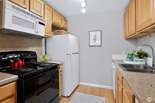 10403 NE 115th Pl, Kirkland, WA 98033 - Photo 8