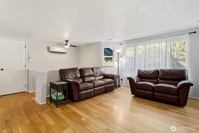 9228 49th Avenue W, Mukilteo, WA 98275 - Photo 2