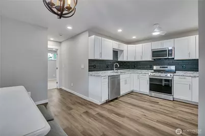 14322 Admiralty Way #31, Lynnwood, WA 98087 - Photo 8