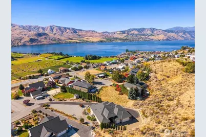 305 Orchard View Drive, Chelan, WA 98816 - Photo 2
