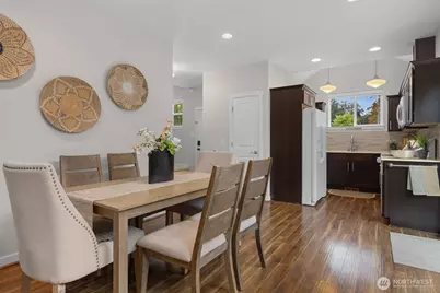 221 1st Place NE, Issaquah, WA 98027 - Photo 2