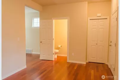 24036 39th Lane SE, Bothell, WA 98021 - Photo 4