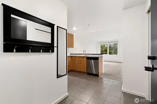 76 Cedar St, Seattle, WA 98121 - Photo 4