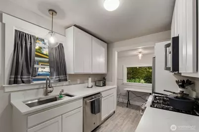 9338 39th Avenue S, Seattle, WA 98118 - Photo 22