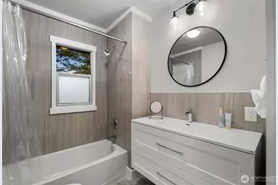 9338 39th Avenue S, Seattle, WA 98118 - Photo 16
