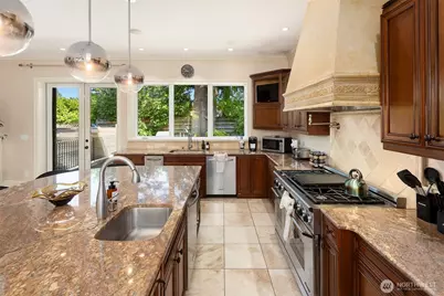 1736 125th Avenue SE, Bellevue, WA 98005 - Photo 10