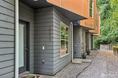 2377 Harbor Avenue SW, Seattle, WA 98126 - Photo 4