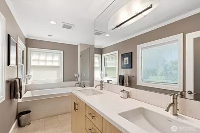 1215 E Lynn Street, Seattle, WA 98102 - Photo 22