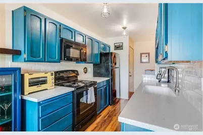 17430 Ambaum Boulevard S #2, Burien, WA 98148 - Photo 2