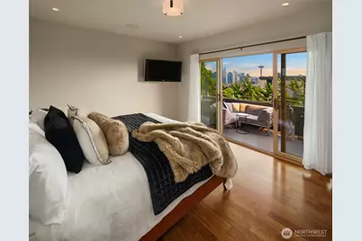 1215 Warren Avenue N, Seattle, WA 98109 - Photo 30