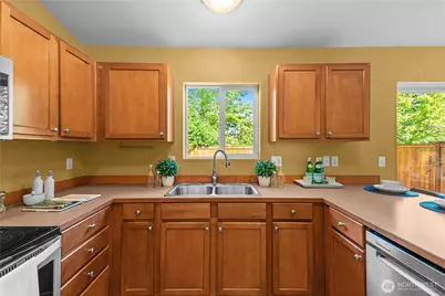 24026 SE 281st Place, Maple Valley, WA 98038 - Photo 10