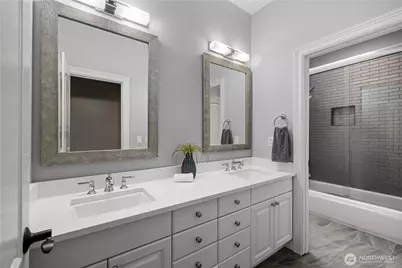 24733 SE Windsor Boulevard, Sammamish, WA 98074 - Photo 20