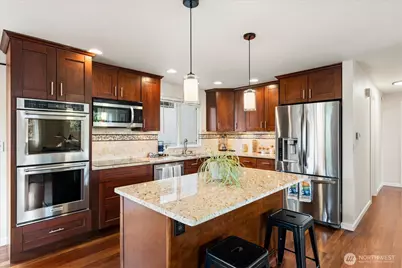 7957 30th Avenue SW, Seattle, WA 98126 - Photo 8