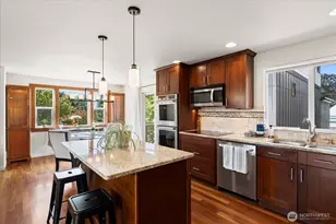 7957 30th Ave SW, Seattle, WA 98126 - Photo 10