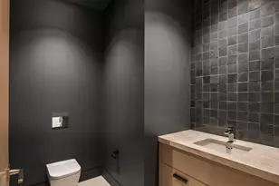 8 100th Ave NE, Bellevue, WA 98004 - Photo 24