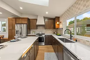 7707 6th Ave NW, Seattle, WA 98117 - Photo 6