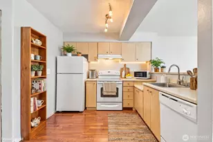 2824 Grand Ave, Everett, WA 98201 - Photo 2