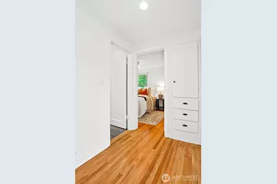 3243 22nd Avenue W, Seattle, WA 98199 - Photo 16