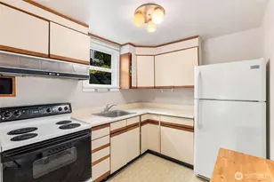 7741 1st Ave NE, Seattle, WA 98115 - Photo 26