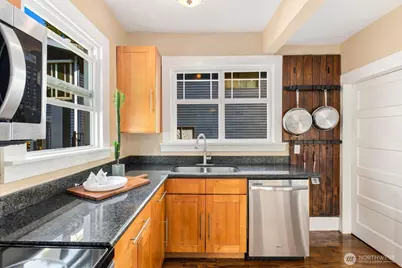 7741 1st Avenue NE, Seattle, WA 98115 - Photo 12