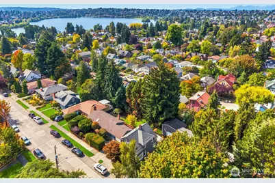 7741 1st Avenue NE, Seattle, WA 98115 - Photo 36