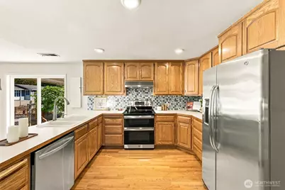 6202 226th Street SW, Mountlake Terrace, WA 98043 - Photo 8