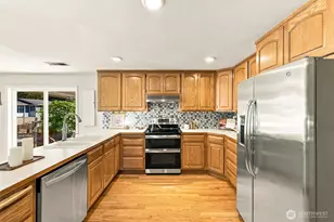 6202 226th St SW, Mountlake Terrace, WA 98043 - Photo 8