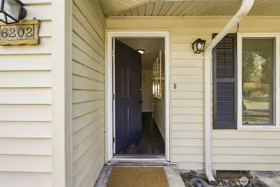 6202 226th Street SW, Mountlake Terrace, WA 98043 - Photo 2