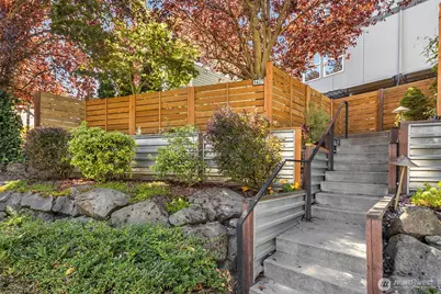 3627 Gilman Avenue W, Seattle, WA 98199 - Photo 4