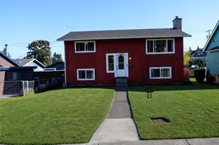 1209 E 5th St, Port Angeles, WA 98362 - Photo 2