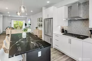 8911 NE 173rd Pl, Bothell, WA 98011 - Photo 6