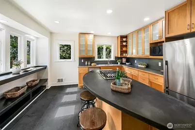 6241 28th Avenue NE, Seattle, WA 98115 - Photo 10