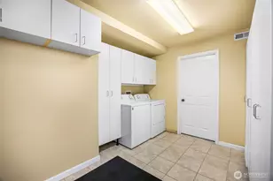 231 105th Ave SE, Bellevue, WA 98004 - Photo 34