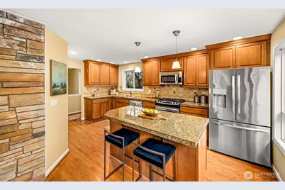 231 105th Avenue SE, Bellevue, WA 98004 - Photo 10