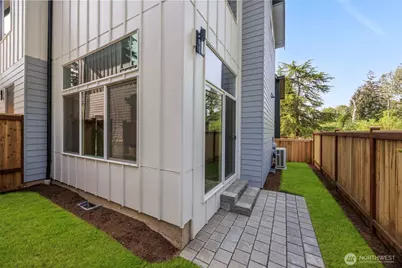 8407 NE 137th Street, Kirkland, WA 98034 - Photo 24