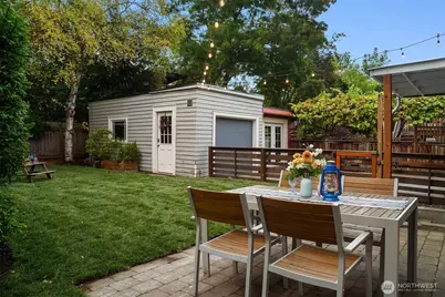 336 N 83rd Street, Seattle, WA 98103 - Photo 32