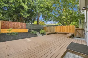8055 Corliss Ave N, Seattle, WA 98103 - Photo 26
