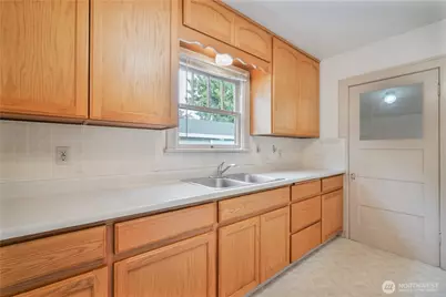 707 Ayers Street, Kelso, WA 98626 - Photo 8