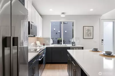 8039 Wallingford Avenue N #C, Seattle, WA 98103 - Photo 6