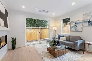 8039 Wallingford Ave N, Seattle, WA 98103 - Photo 12