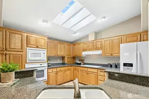 27304 219th Pl SE, Maple Valley, WA 98038 - Photo 12