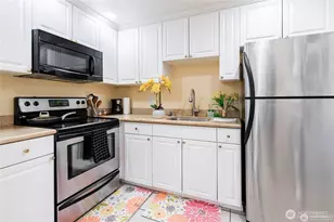 4525 S Henderson St, Seattle, WA 98118 - Photo 6