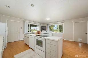4924 Northwest Dr, Bellingham, WA 98226 - Photo 8
