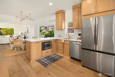7216 33rd Avenue NW, Seattle, WA 98117 - Photo 10