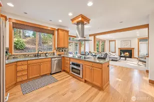 18520 26th Ave NE, Lake Forest Park, WA 98155 - Photo 8